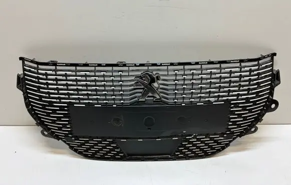 Peugeot 208 II Front bumper upper radiator grill 9831838880