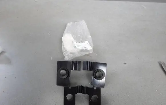 Opel Crossland X Rear parking sensor holder (PDC) 39134361 466986601 13478124