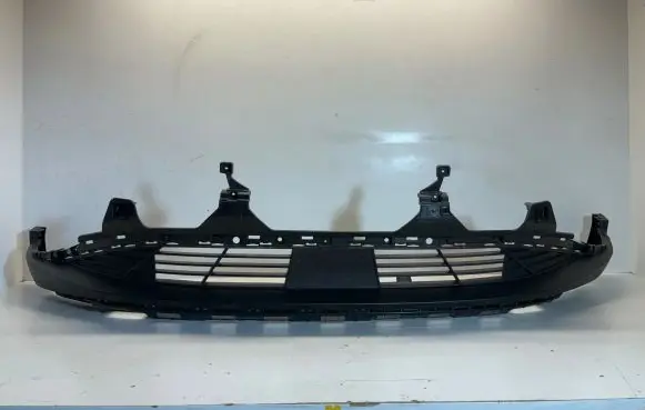 Front bumper lip