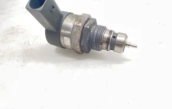 Mercedes-Benz ML W164 Fuel pressure regulator A6110780449