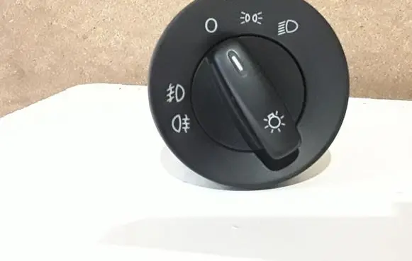 Skoda Octavia Mk2 (1Z) Light switch 1Z0941431C