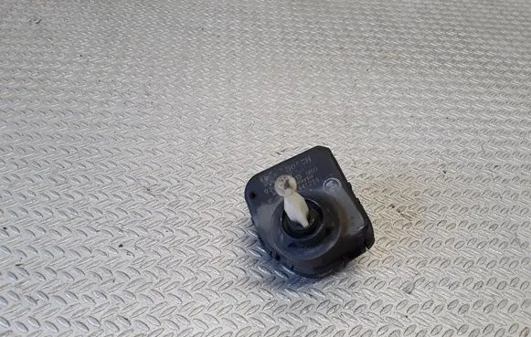 Audi A4 S4 B5 8D Headlight level adjustment motor 4D0941295