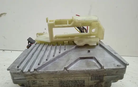 Volvo V70 Engine control unit/module 08627471