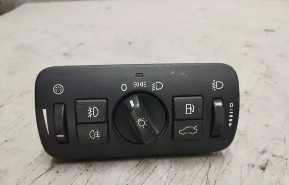 Volvo V70 Light switch 30739415 04066302