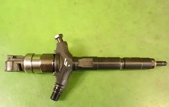 Opel Signum Fuel injector