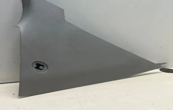 (D)pillar trim (top)