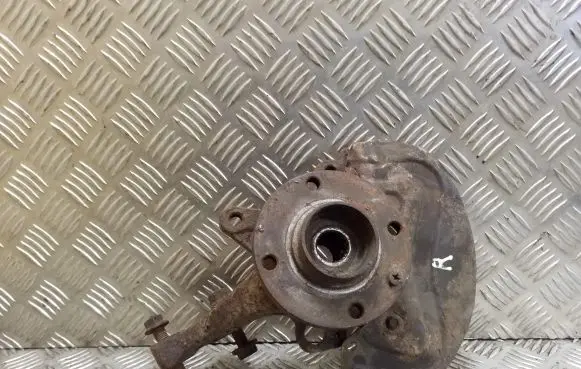 Volkswagen PASSAT B4 Front wheel hub