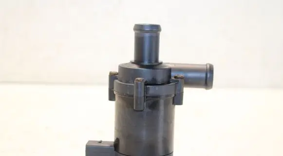 Volkswagen PASSAT B6 Electric auxiliary coolant/water pump 1K0965561F