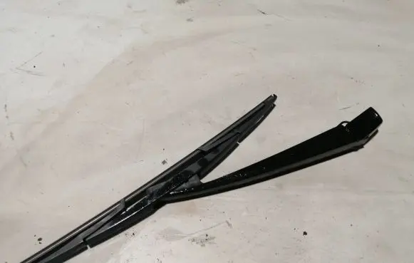 Honda CR-V Rear wiper blade arm