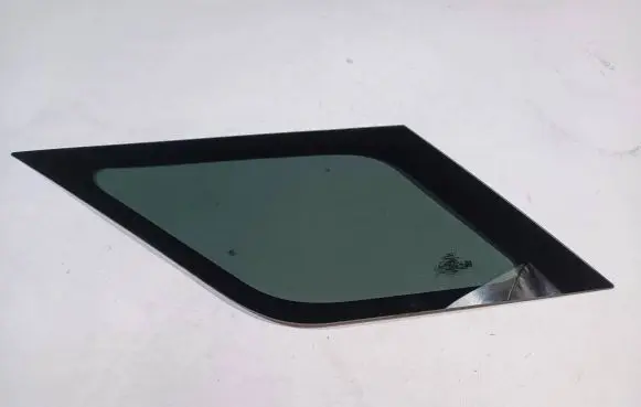 Ford Explorer VI Rear side window