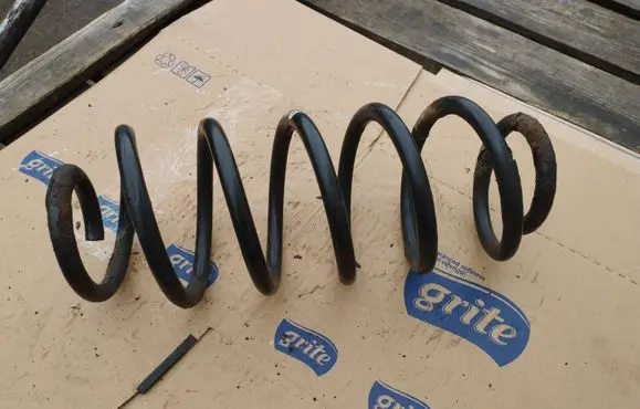 Toyota Auris 150 Rear coil spring