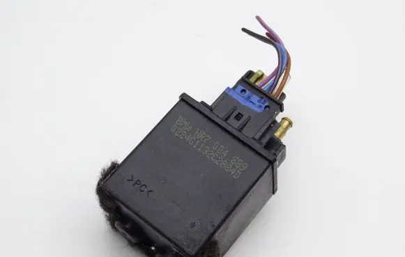 BMW 3 E46 Seat control module 7004689