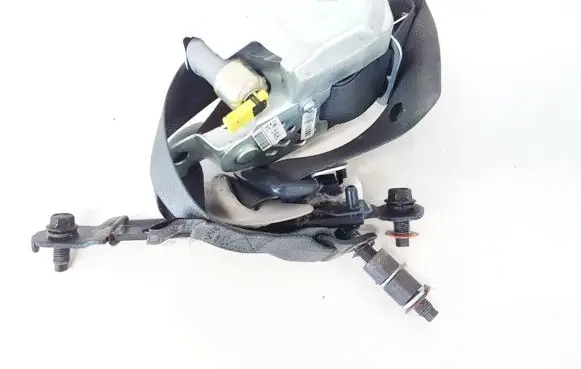 KIA Carens II Front seatbelt 888101D600 88810-1D600