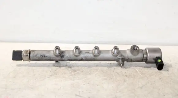 Mercedes-Benz Sprinter W906 Fuel main line pipe A6510700700 9307Z522A00