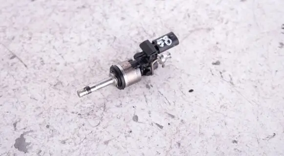 Volkswagen Tiguan Fuel injector 05E036A 026150006Z