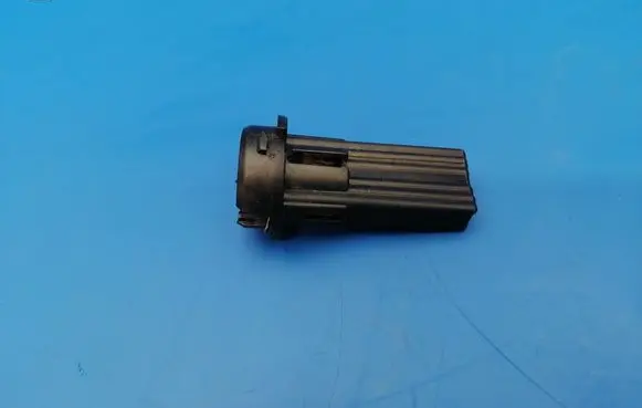 BMW 7 E38 Tail light bulb cover holder 138736532