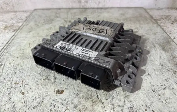 Renault Megane II Engine control unit/module S122326110A 8200592611 8200659536