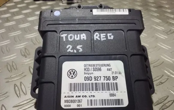 Volkswagen Touareg I Gearbox control unit/module 09D927750BP MBDB001367 S0596