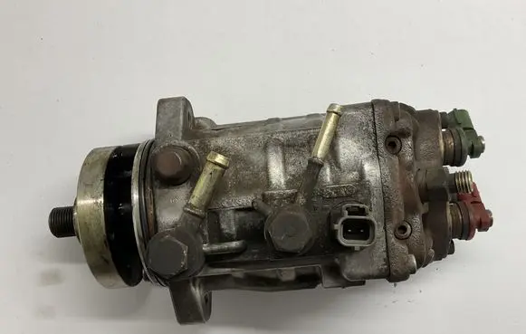 Nissan X-Trail T30 Fuel injection high pressure pump 167008H800 06D041078 0973000050