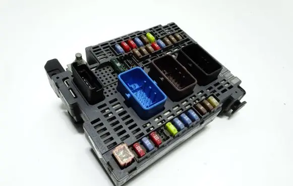 Peugeot 508 Fuse module 9677987580 55876942 BSMAB400