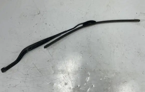 Opel Vectra C Windshield/front glass wiper blade 09185812