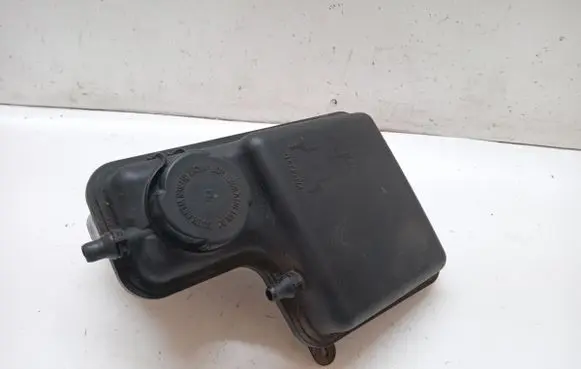 BMW 7 E65 E66 Brake fluid reservoir 7508008