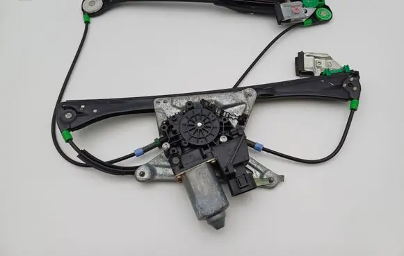 Audi A4 S4 B5 8D Front door window regulator with motor 8D0837397C