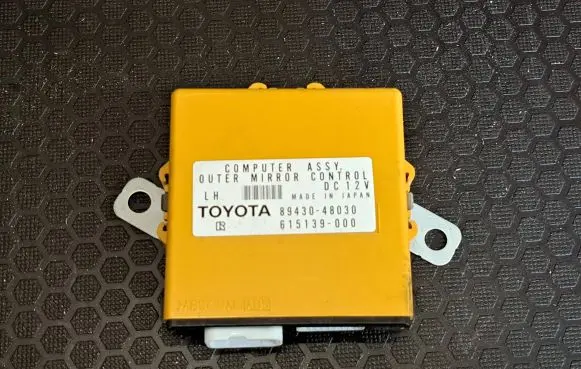 Lexus RX 330 - 350 - 400H Wing mirror control module 8943048030 615139000