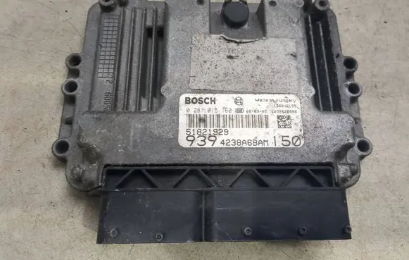 Alfa Romeo 159 Engine control unit/module 0281015160 51821929 4238A6BAM