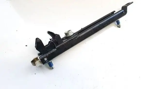 Opel Astra H Seat belt adjustment rail 13166032