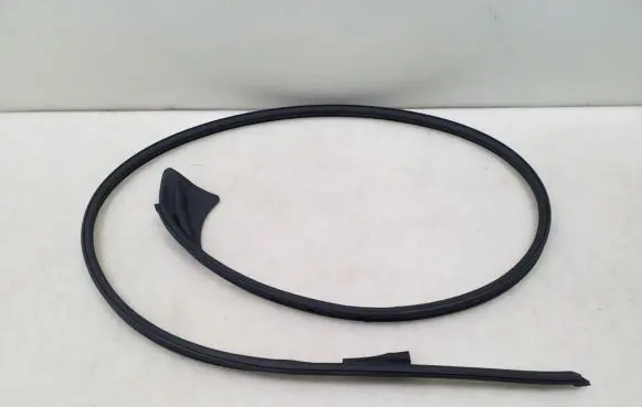 Mercedes-Benz CLS W257 Front door rubber seal A2576730100