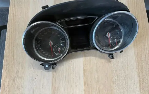 Mercedes-Benz GLA W156 Speedometer (instrument cluster) A1569004803