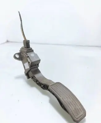Toyota Avensis T270 Accelerator throttle pedal 7811002021 52235457037