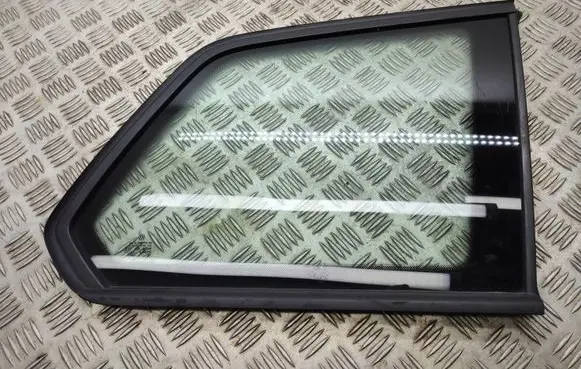 Volkswagen Golf VII Rear side window