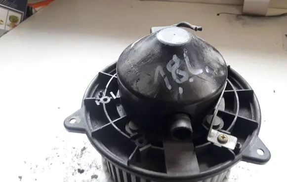 Mazda 323 Heater fan/blower HB401B01A