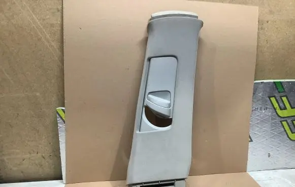 (B) pillar trim (top)