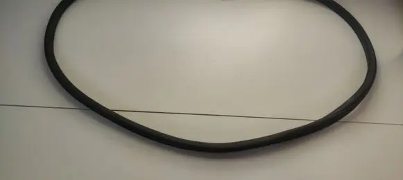 Peugeot 208 II Front door rubber seal 