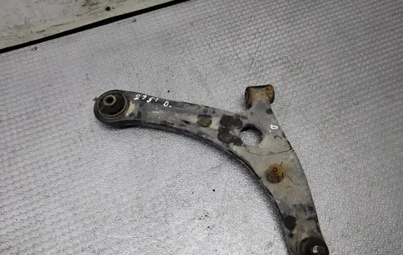 Mitsubishi Colt Front lower control arm/wishbone