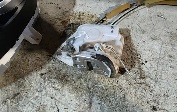 Front door lock