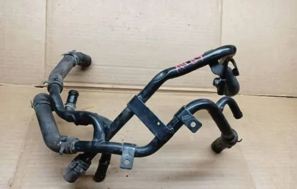Audi A4 S4 B9 Engine coolant pipe/hose 04L122157BS