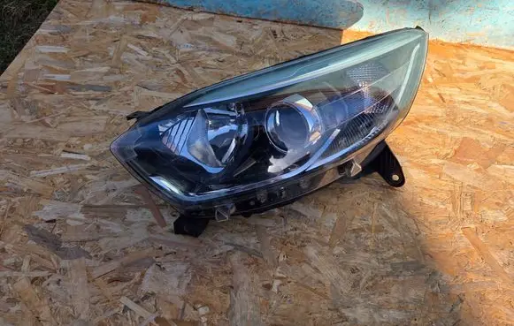 Renault Captur Headlight/headlamp 260603859R