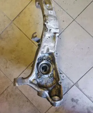 BMW X5 G05 Front wheel hub spindle knuckle 6876656
