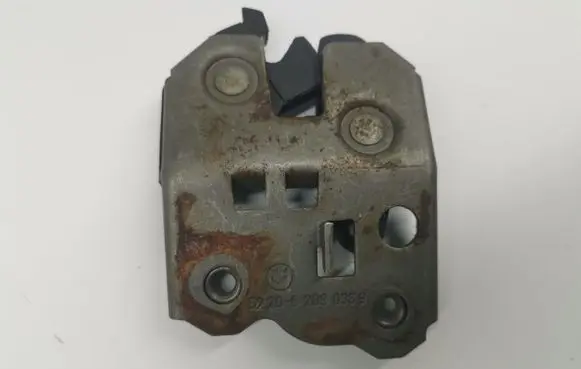 BMW 3 E46 Seat back rest lock catch 8209036