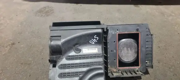 Volvo S40 Air filter box 30677532