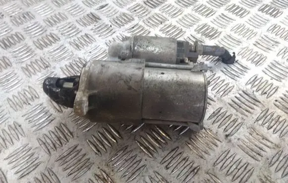 Opel Astra H Starter motor 55556092
