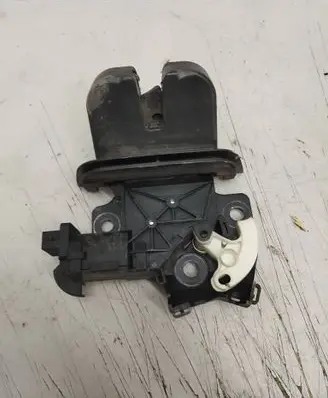 Audi Q7 4L Tailgate/trunk/boot lock/catch/latch 8P4827505B