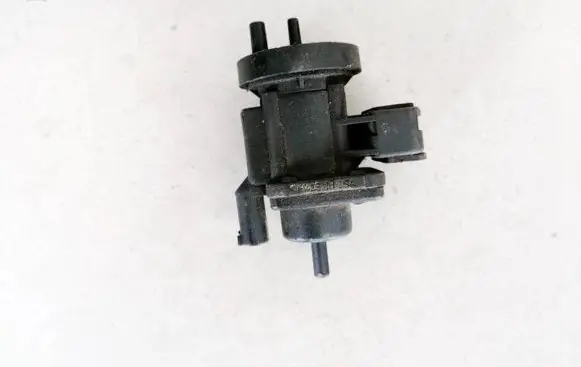 Mercedes-Benz C W202 Turbo solenoid valve a0005450427