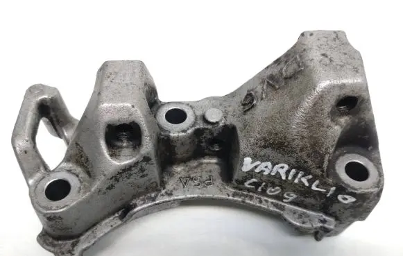 Citroen C5 Engine mounting bracket 9681861680