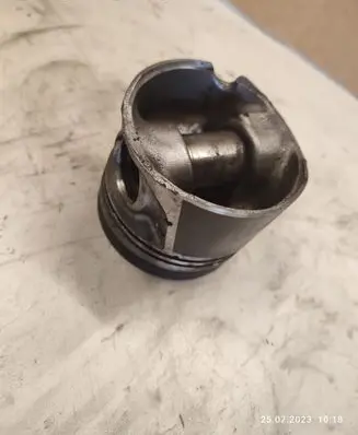 Piston
