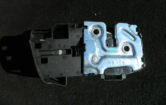 BMW 1 F20 F21 Seat back rest lock catch 7274541